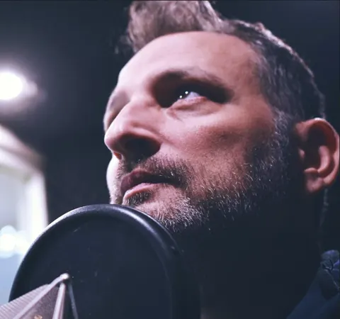 Диктор Apostolis – банк голосів RPM Studio