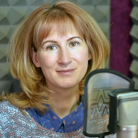 Диктор Cosmina – банк голосів RPM Studio